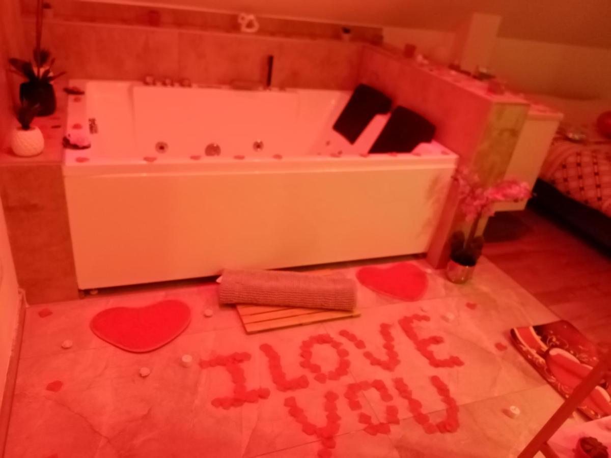 Studio Jacuzzi Au Centre Colmar Exterior photo