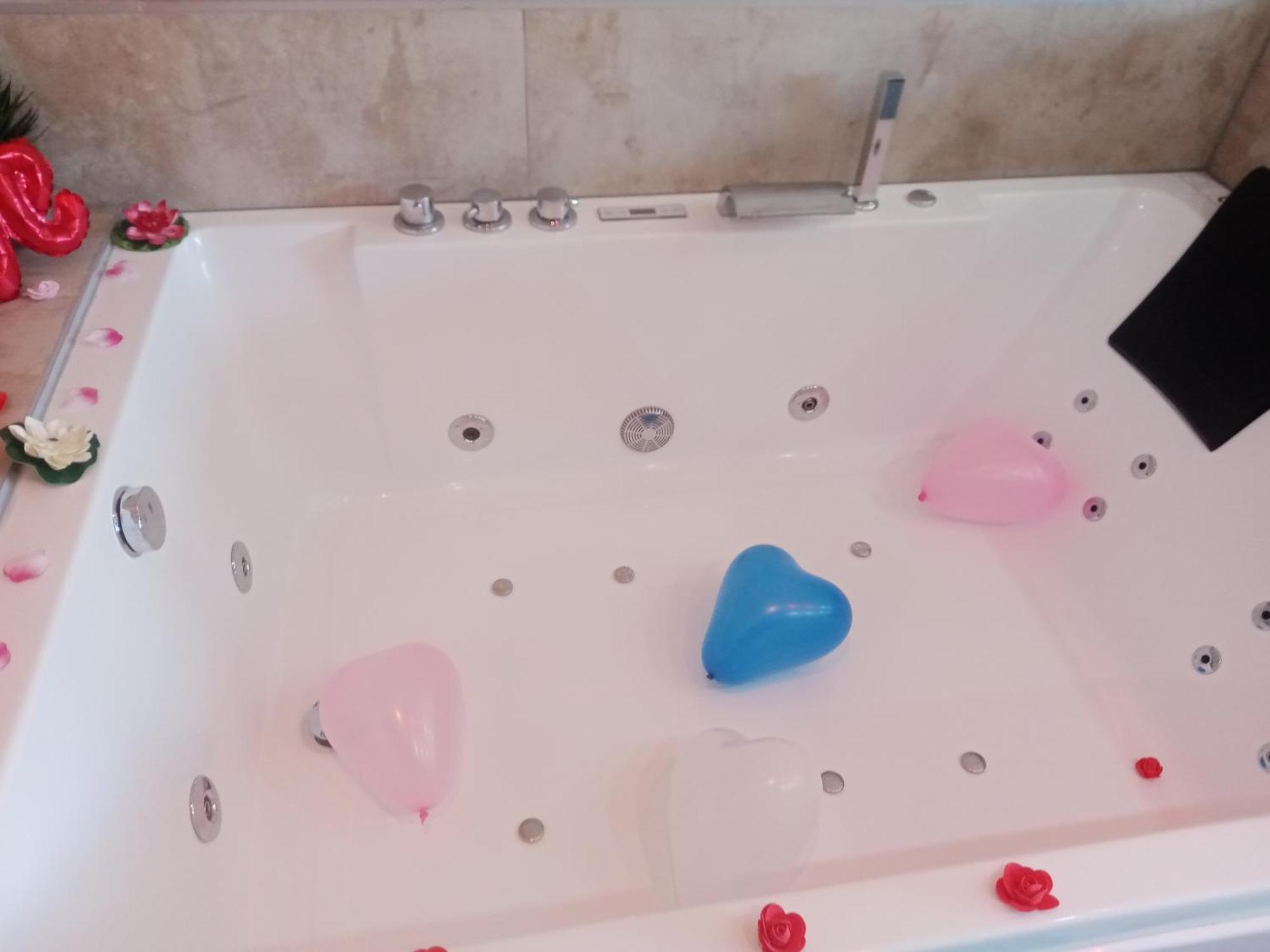 Studio Jacuzzi Au Centre Colmar Exterior photo
